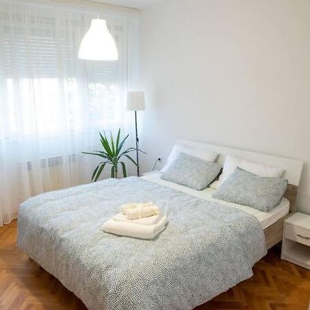 Dora Apartment Ni Eksteriør billede