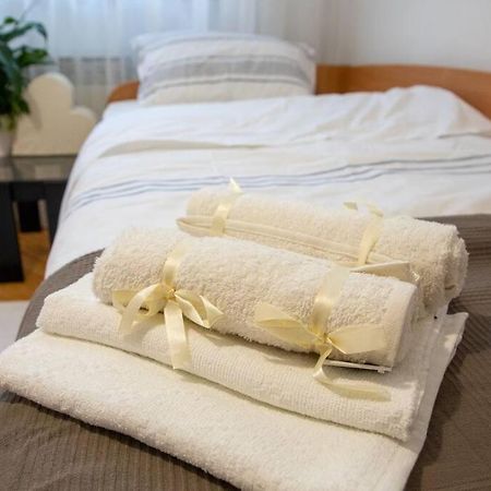 Dora Apartment Ni Eksteriør billede