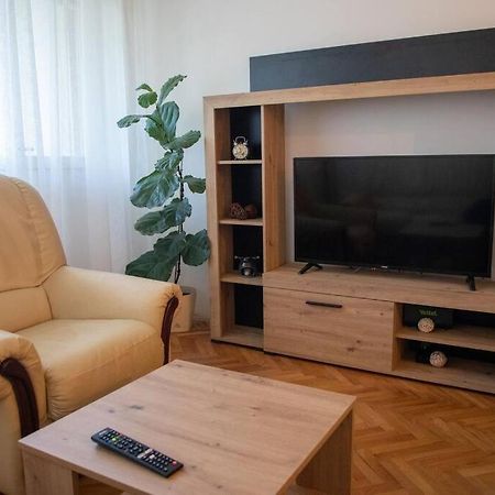 Dora Apartment Ni Eksteriør billede